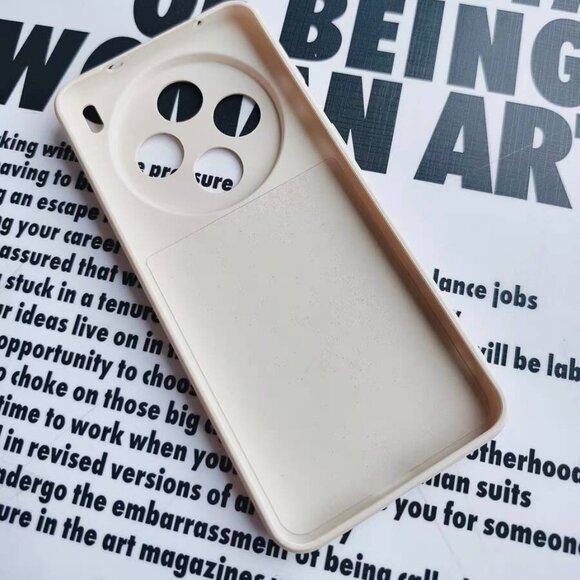 Soft Protective Case with Cute Graphic - Picture 2 of 3